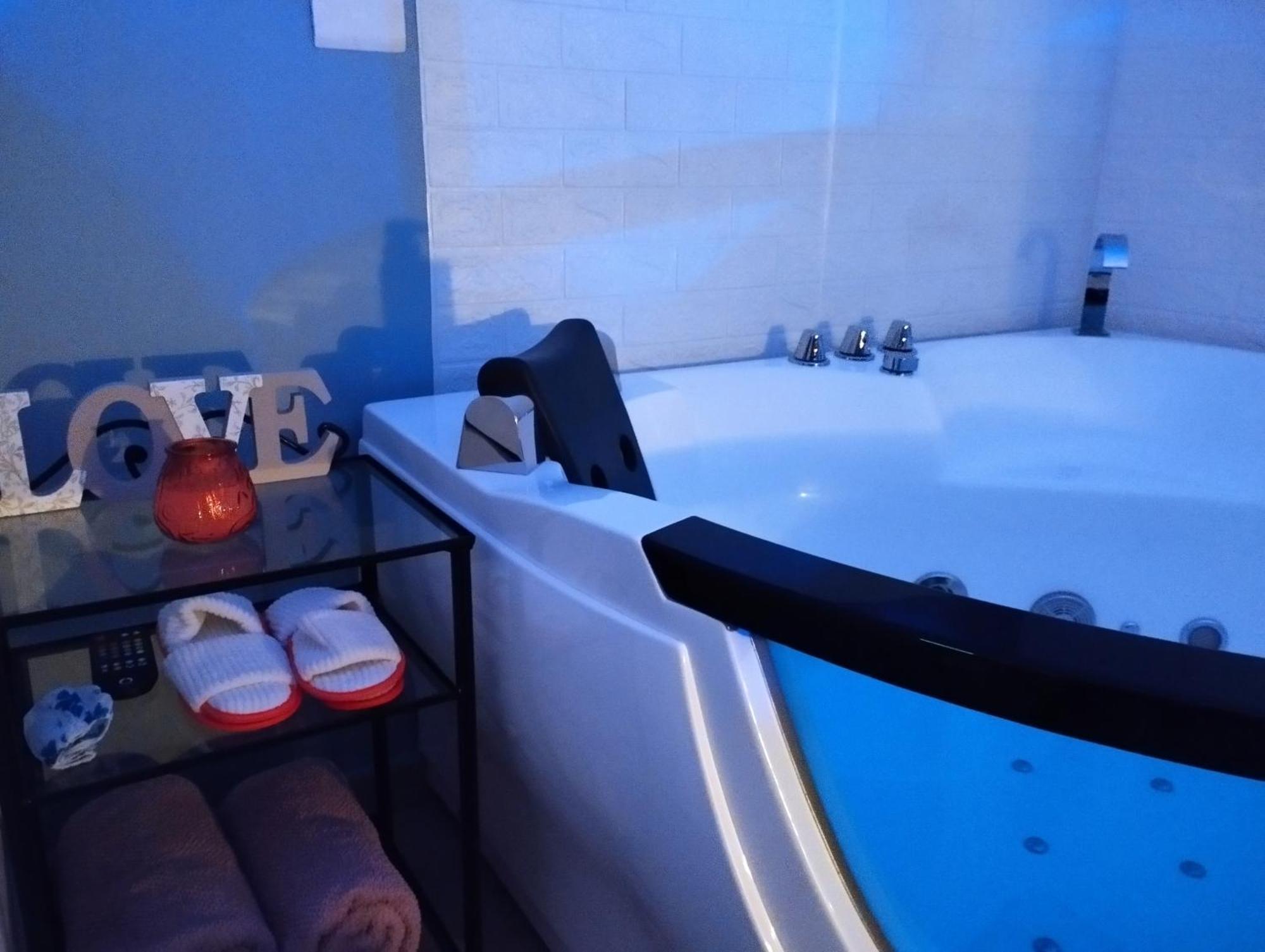 Bed&Dreams In Salento Bilocale Con Vasca Idromassaggio Villa Guagnano ภายนอก รูปภาพ